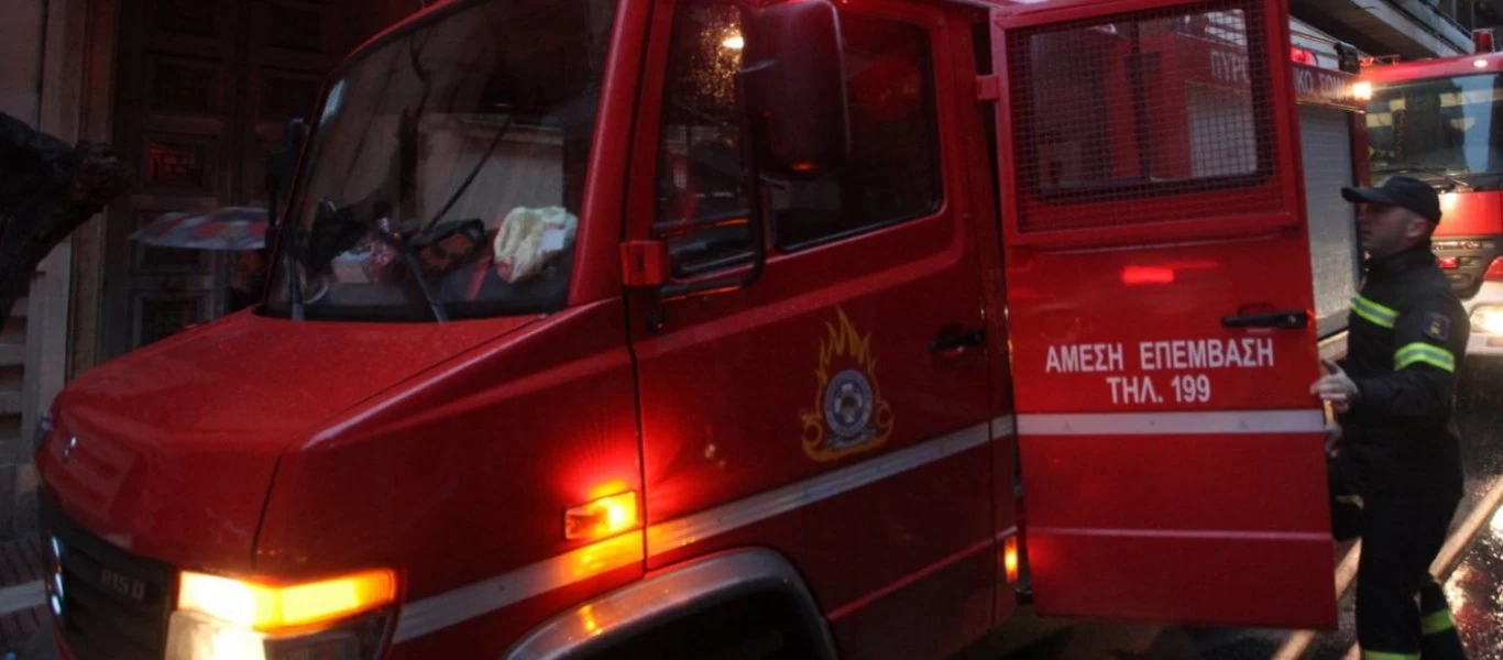 Φωτιά ξέσπασε σε κτίριο στο Αιγάλεω